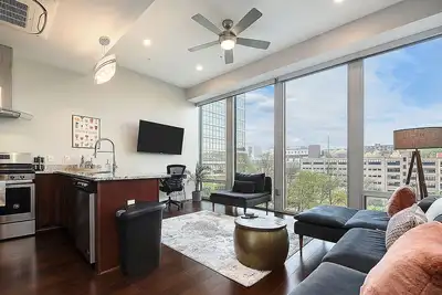 Image de City Views, Free Parking, Gym Access, Perfect Stay
