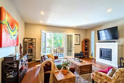Image de ★ Movie Theater ★ Fire Pit ★ Outdoor Space! ★