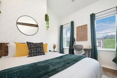 Image de Walk Everywhere★Custom Remodel★Off-Street Parking
