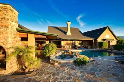 Image de Main Residence at Peppertree Lane Ranch | Pool\/Spa | Walk to Wineries