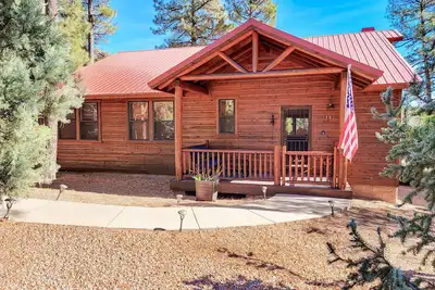 Image de The Bear Cub Cabin - Cardinal Landing at Torreon/w Furnished Deck & Grill!