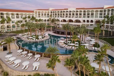 Image de Large 2 bedroom condo. On the Hilton property.