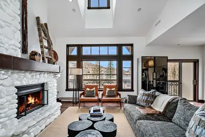 Image de Ski in Ski Out Mountain Home