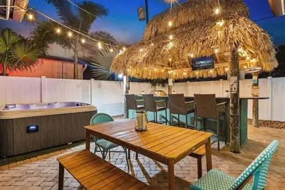 Image de Newly renovated 3 bedrooms near the beach hot tube