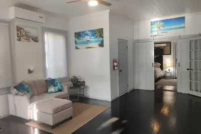 Image de Amazing Island Cottage\/2br in the heart of Nassau! Best location! No car needed!