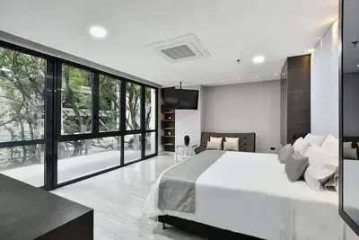 Image de Extraordinary 3 bedroom apartment in Lleras