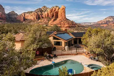Image de Experience luxury at Sedona Soar, a spacious 3600 sq ft retreat in West Sedona.