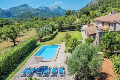 Image de Villa Cati avec vue sur la campagne, piscine, jardin, climatisation et Wi-Fi.