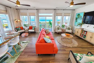 Image de Treat Yo Self - Hot tub, Elevator and Ocean Views!