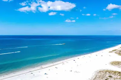 Image de Clearwater Beach, Stunning2/2. 5, CityView condo, 304