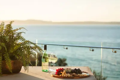 Image de Riviera - Panoramic Water Views In The Heart Of Nelson Bay