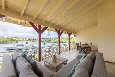 Image de Spectacular 280 ° Spanish Water View Penthouse