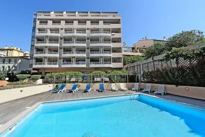 Suquet Palais des festival-Plage à 50m - Studio cabine avec Jardin & piscine