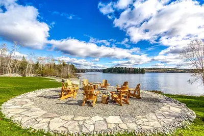 Image de Secluded Waterfront Timber-frame Plus Loft on 4 acres