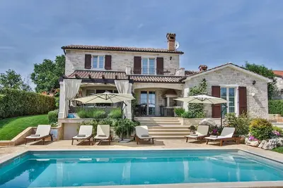 Image de Maison de vacances Kastelir pour 1 - 6 personnes avec 3 chambres à coucher - Maison de vacances