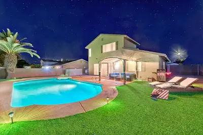 Image de ☀ Luxury Family Vacation! Mini Golf - Heated Pool and Spa - Rv Parking