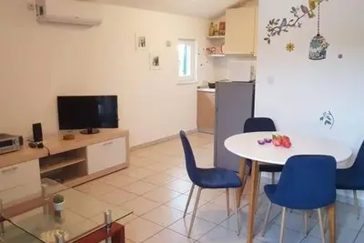 Image de Appartement dans Tribunj avec Balcon, Climatisation, Wifi, Machine à laver (5040-1)