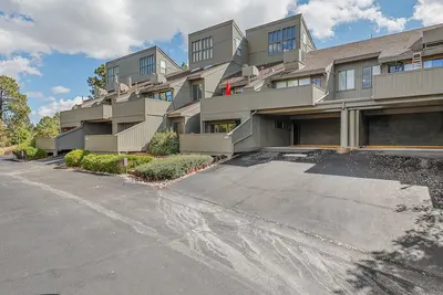 Image de 1 Bd + 1 Br Flagstaff Home + Great Amentities!