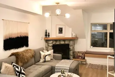 Image de Chic 1br Ski In/Out w/ Heated Pool, Hot Tub, Free Parking, Bbq