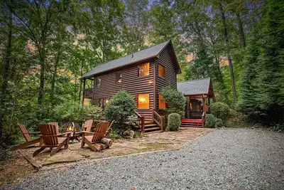 Image de Highland Nook - Pet Friendly | Mountain View | Hot Tub | 3 Kings | Finnish Sauna