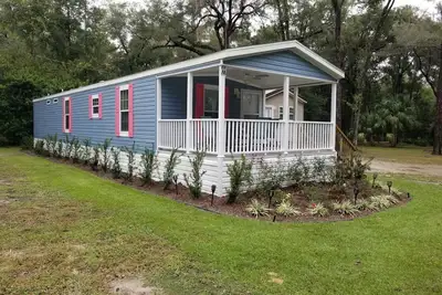 Image de Rainbow River Bungalow Unit M, with quick access to Kp Hole!
