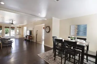 Image de 🖤of Central Phx💎🌇4 bed, Walking distance to Encanto Park