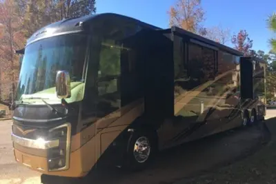 Image de Your Vacation in Style! Enjoy your family on the Road with Comfort & Class! !