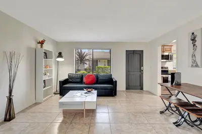 Image de Great Location, East Delray, back yard, pets