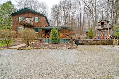 Image de Spacious Cabin w/ Hot Tub 3Bed, 2 bath