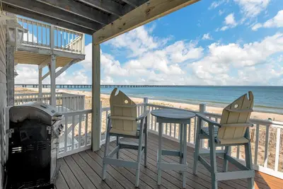 Image de On The Beach! Stunning Beachfront Property!