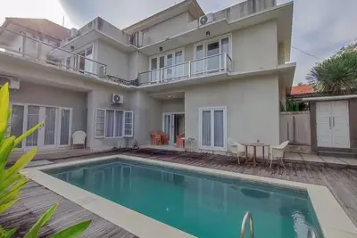 Image de #4br Semi Villa Pink House Jimbaran with Pool & Rooftop Space