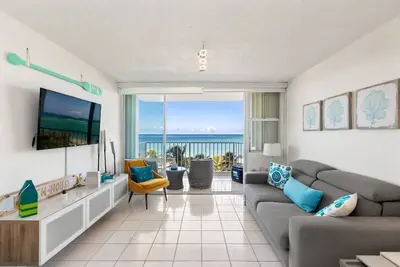 Image de The Oceanscape | Right on the Beach 2 bedroom apartment with ocean views