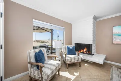 Image de 7 Bedroom Oceanfront Triplex Building