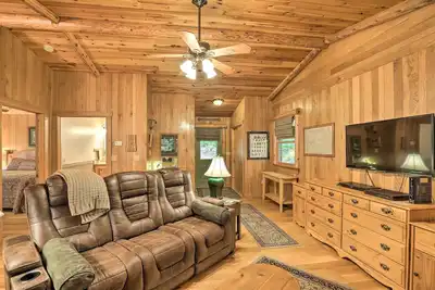 Image de Fletcher Cabin: Wraparound Deck & Pond Access