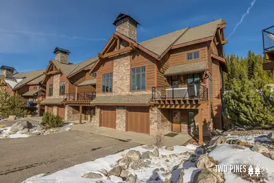 Image de Ideal Alpenglow Home! Private Hot Tub, 2 min from Resort!