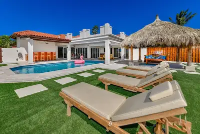 Image de Incredible Ocean-View Home w\/Rooftop Terrace!
