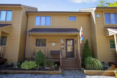 Image de Lovely 2 bedroom condo is sure to be the perfect reminder. You Gotta Getaway!