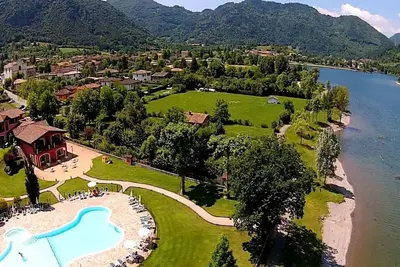 Superbe appartement avec piscine partagée à Idro