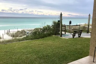 Image de Beautiful Gulfront ground floor Beach Access steps away