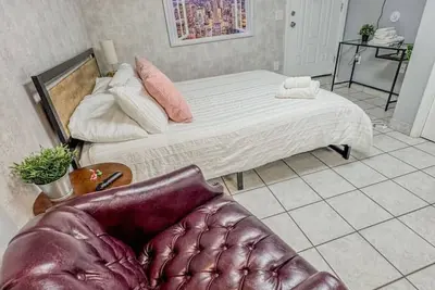 Image de Lovely apt! Ideal for a couple! Easy access Nyc.