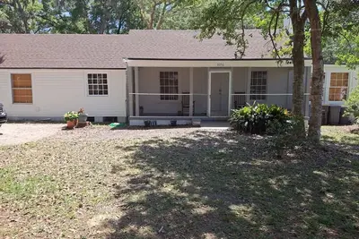 Image de Southside Jax  great home parking large enough for Rv
