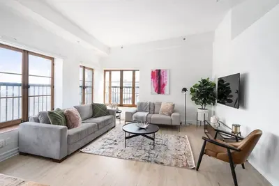 Stunning 3br 3ba Apt Central Old Mtl | St Paul St
