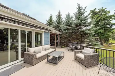 Image de New! Lakefront Retreat: Lakefront, Dock Slip, Hot Tub, Fire Pit!