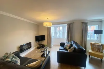 Image de Luxury, modern town centre, 2 beds, free parking for one vehicle
