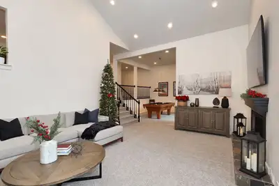 Image de Fully renovated 4bd, 3. 5 bath, sleeps 11 Condo (new hot tub, near 4 ski resorts)