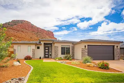 Image de Southern Utah Luxury Home with views and community ammenities! Near Zion and Bry