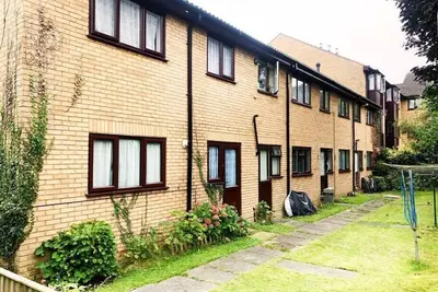 Image de Beautiful 2bed apartment - transport & parking Avl