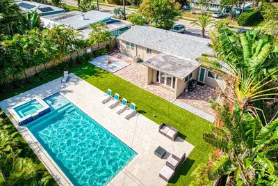Image de Relaxation Villa with New Huge Pool and Spa