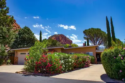 Image de The Starlite Lounge  Heart of Sedona Views! Hiking! Views!