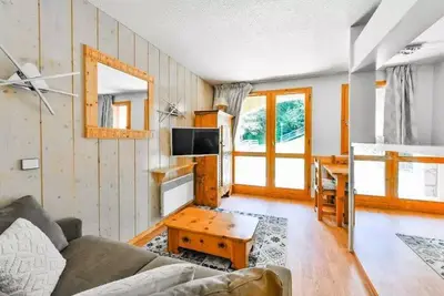 Image de Appartement fraîchement renové à 50m de la piste de ski.